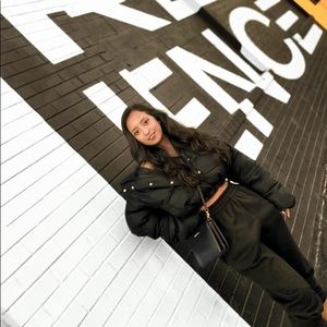 Meet your Posher, Brenda